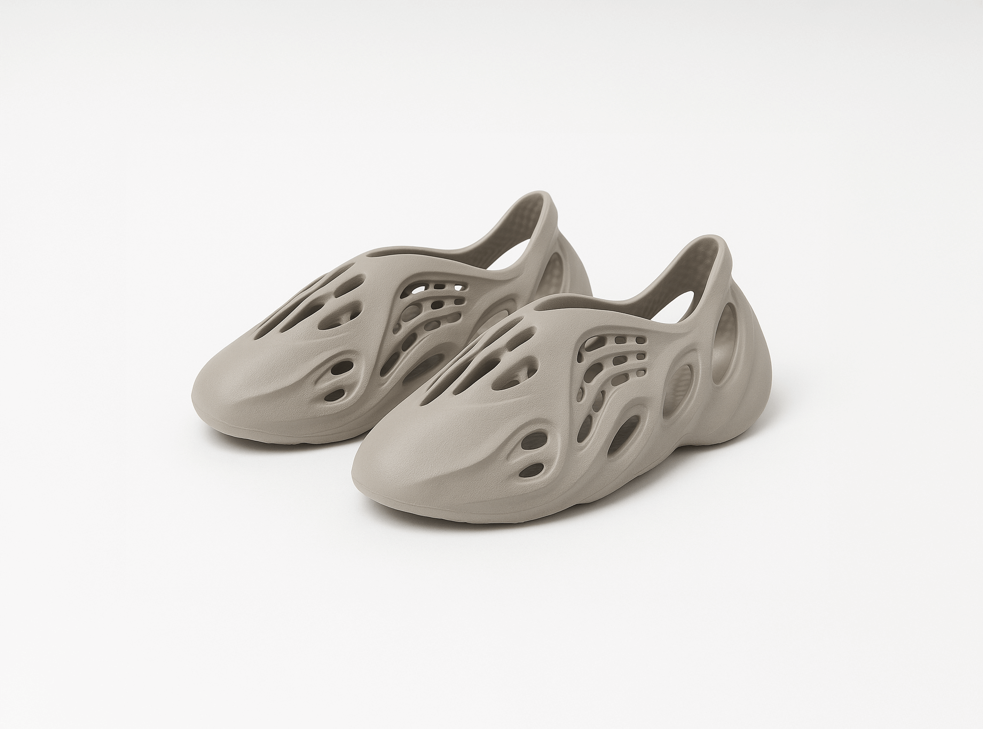 洞洞鞋類（不合規）